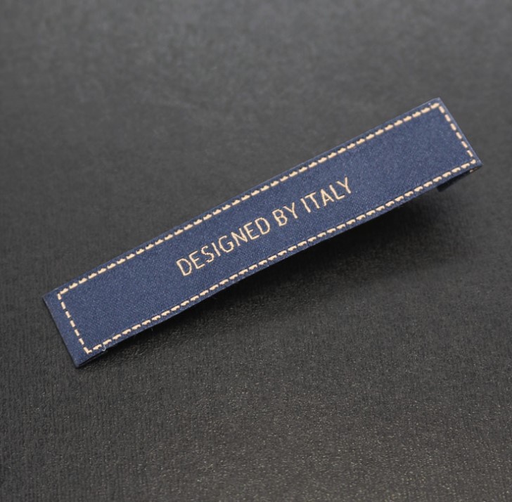 Hot Selling Cheap Factory Price clothing brand name labels, high density woven brand label
